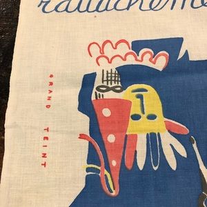 French linen towel by Grand Teint.